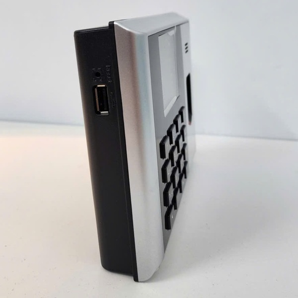 Máy chấm công Ronald Jack 8300 Pro