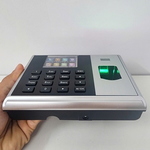 Máy chấm công Ronald Jack 8300 Pro